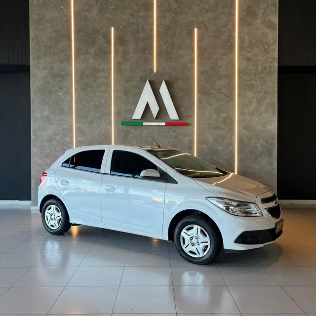 Carro Chevrolet Onix 2014 1.0 LT SPE/4