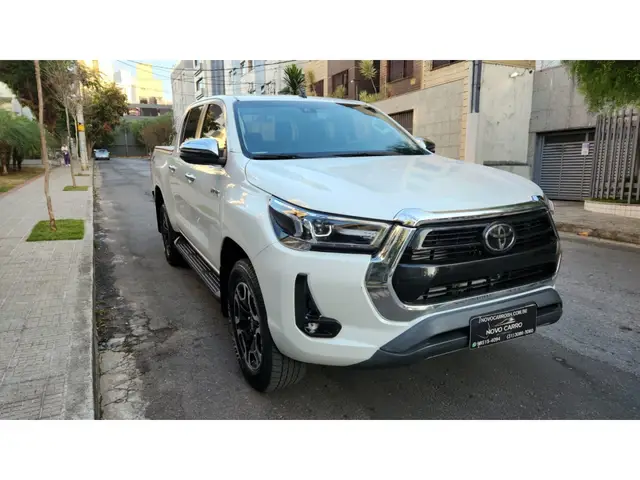 Carro Toyota Hilux Cabine Dupla 2024 SRX 4x4 2.8 Diesel