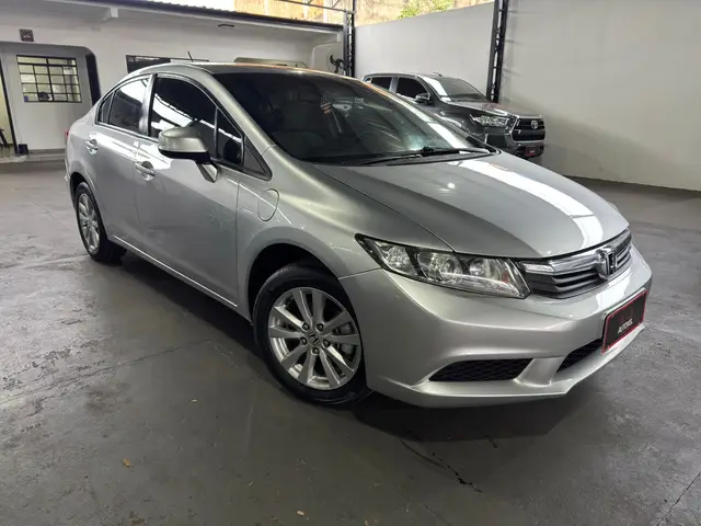 Carro Honda Civic 2014 New  LXS 1.8 16V i-VTEC (Flex)