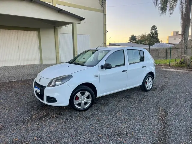 Carro Renault Sandero 2014 Authentique 1.0 16V (flex)