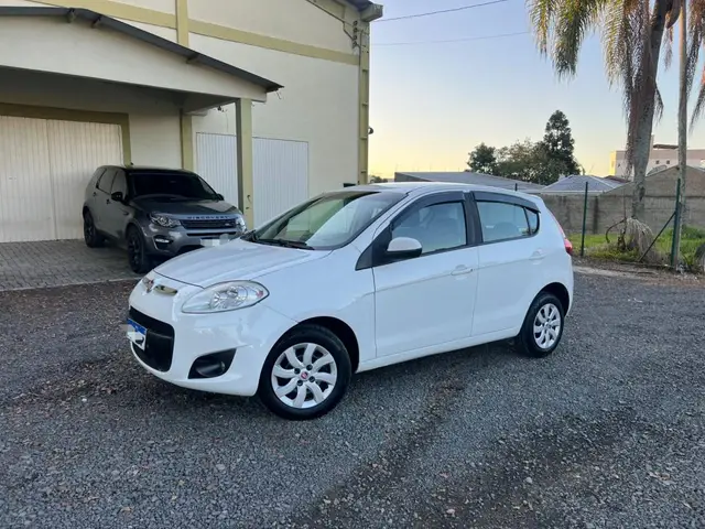 Carro Fiat Palio 2015 Attractive 1.4 Evo (Flex)