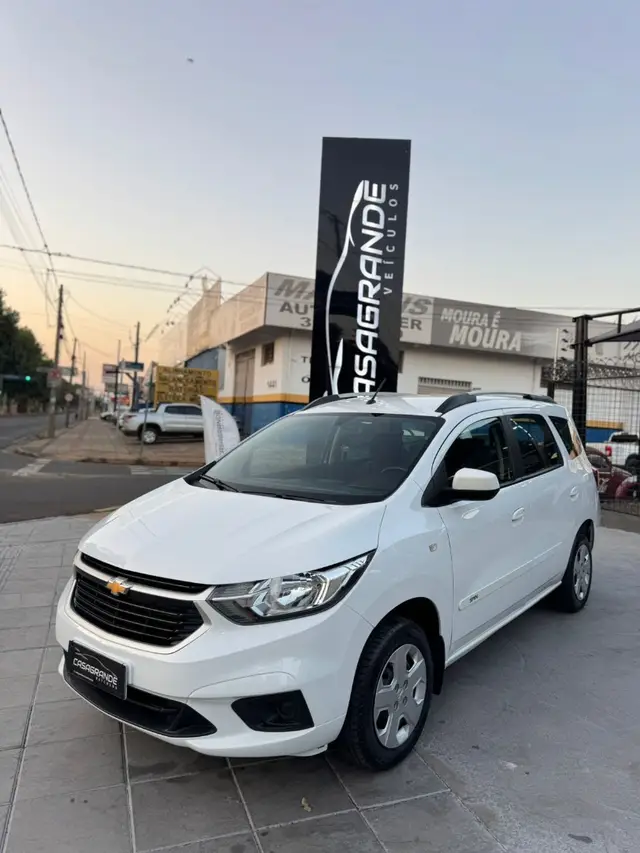 Carro Chevrolet Spin 2024 LT 1.8 (Aut.)