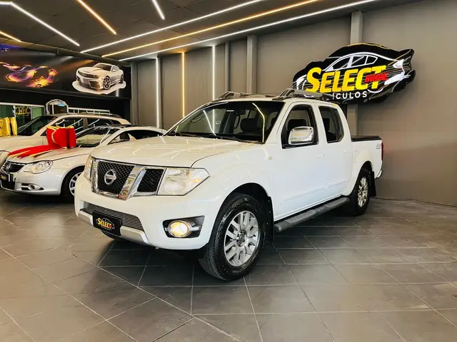 Carro Nissan Frontier 2014 2.5 TD CD 4x4 SL (Aut)