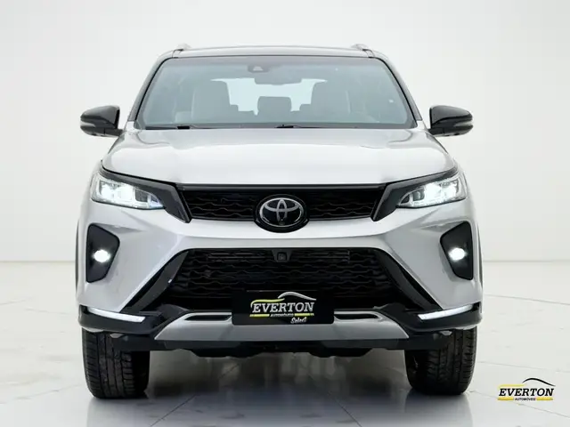 Carro Toyota SW4 2022 Diamond  2.8 turbodiesel 7L 4x4 (Aut)