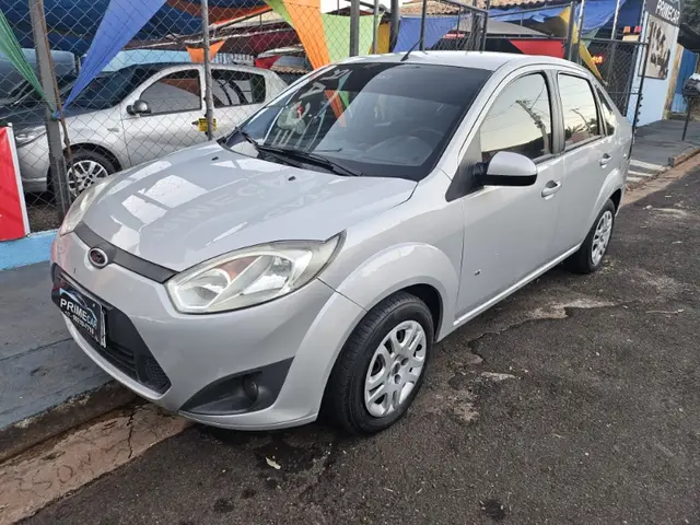 Carro Ford Fiesta Sedan 2014 SE 1.6 Rocam (Flex)