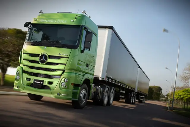 Carro Mercedes-Benz Actros 2021 2651LS/33 6X4