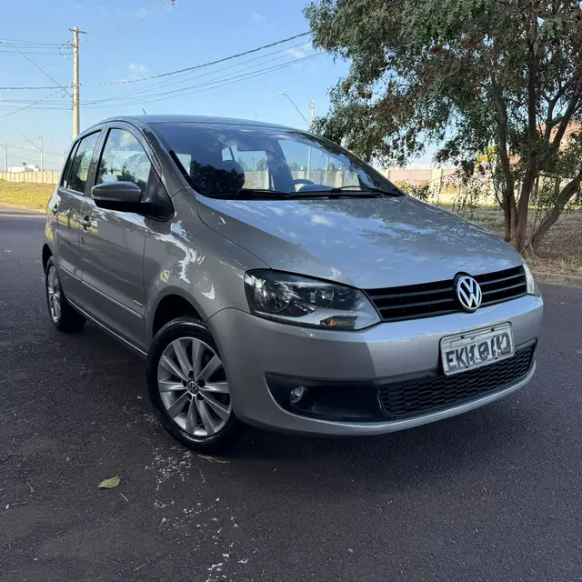 Carro Volkswagen Fox 2012 1.0 8V (Flex) 2p
