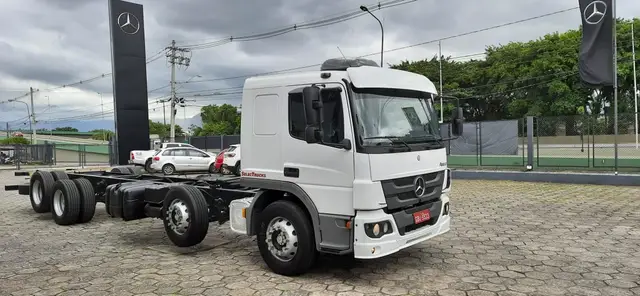 Carro Mercedes-Benz Atego 2017 3030/54 8X2