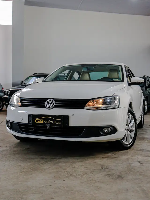 Carro Volkswagen Jetta 2013 2.0 Comfortline (Flex)