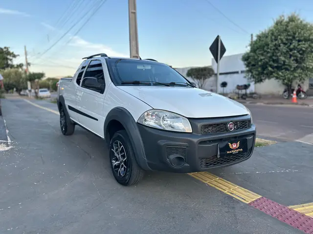 Carro Fiat Strada 2015 Working 1.4 (Flex) (Cabine Estendida)