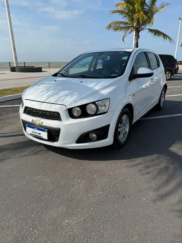 Carro Chevrolet Sonic 2013 Hatch LT
