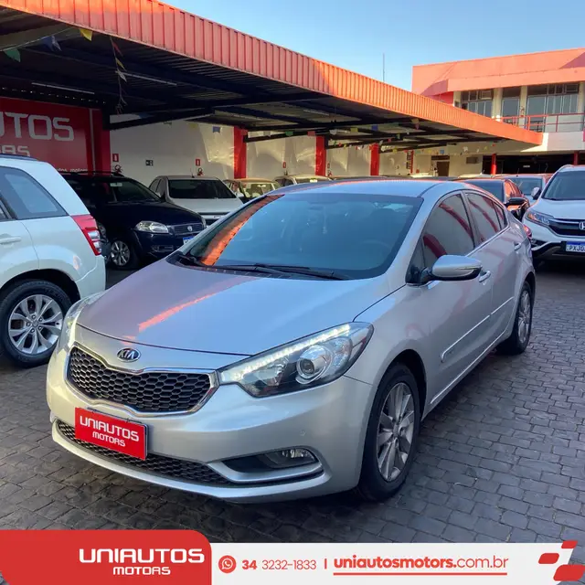 Carro Kia Cerato 2014 1.6 16V (Flex)