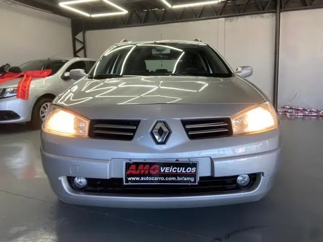 Carro Renault Megane Grand Tour 2013 Mégane Grand Tour Dynamique 1.6 16V (flex)