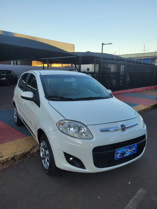 Carro Fiat Palio 2013 Essence 1.6 16V (Flex)