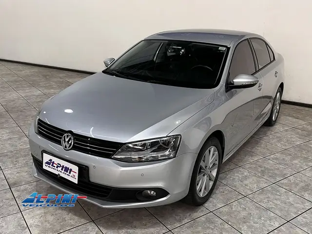 Carro Volkswagen Jetta 2014 2.0 Comfortline Tiptronic (Flex)