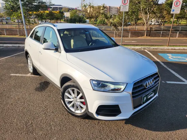 Carro Audi Q3 2017 1.4 TFSI Ambiente S Tronic