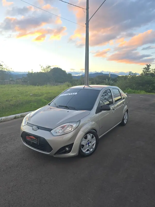 Carro Ford Fiesta Sedan 2011 1.0 (Flex)
