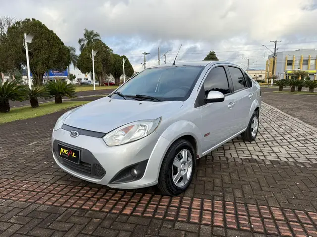 Carro Ford Fiesta Sedan 2013 Sed. 1.6 8V Flex 4p