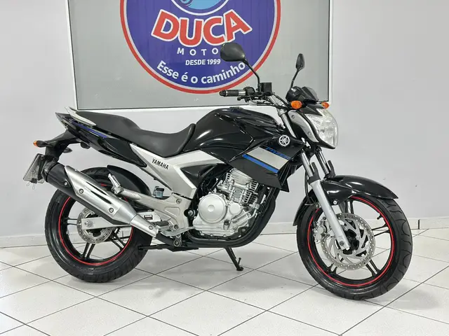 Moto Yamaha YS 250 Fazer 2014 Black Edition
