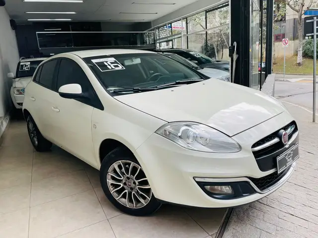 Carro Fiat Bravo 2016 Essence 1.8 16V Dualogic (Flex)