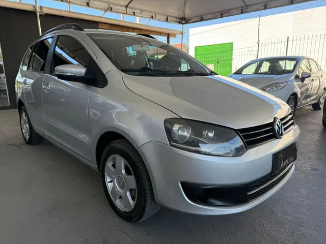 Carro Volkswagen SpaceFox 2013 1.6 8V Trend (Flex)