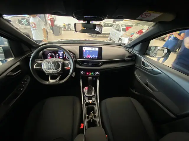 Carro Fiat Fastback 2026 Turbo 200