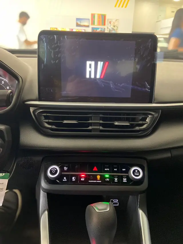 Carro Fiat Fastback 2026 Turbo 200