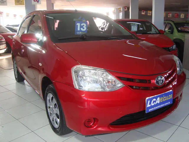 Carro Toyota Etios 2013 1.3 (Flex)