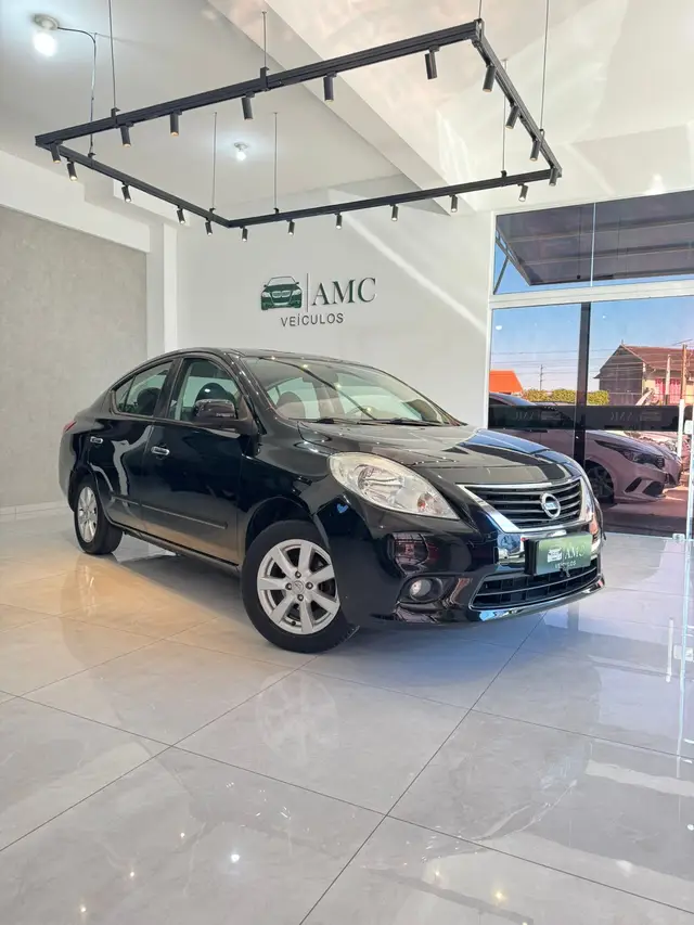 Carro Nissan Versa 2013 1.6 16V SL (Flex)