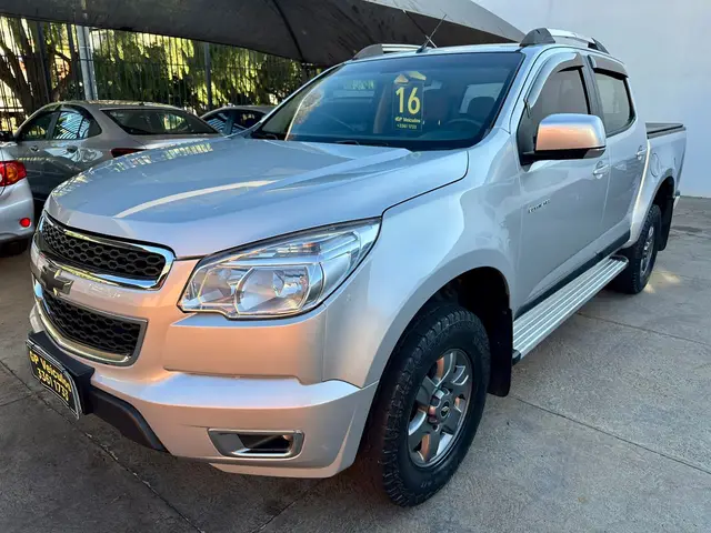 Carro Chevrolet S10 Cabine Dupla 2016 S10 2.4 Advantage (Cabine Dupla)