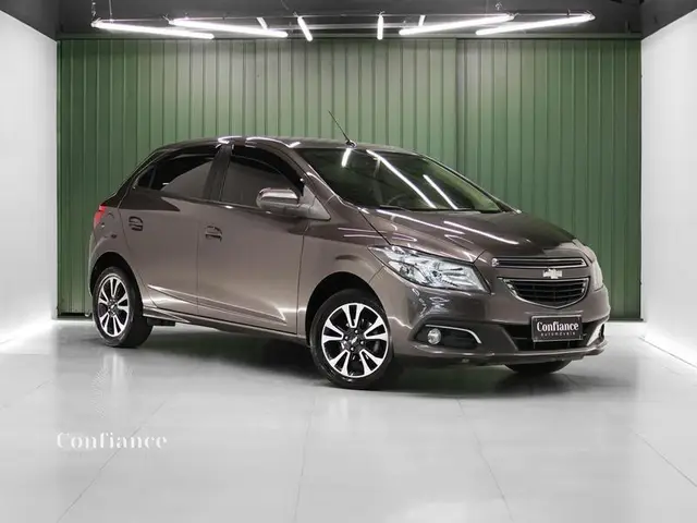 Carro Chevrolet Onix 2014 HATCH LTZ 1.4 8V FlexPower 5p Mec.