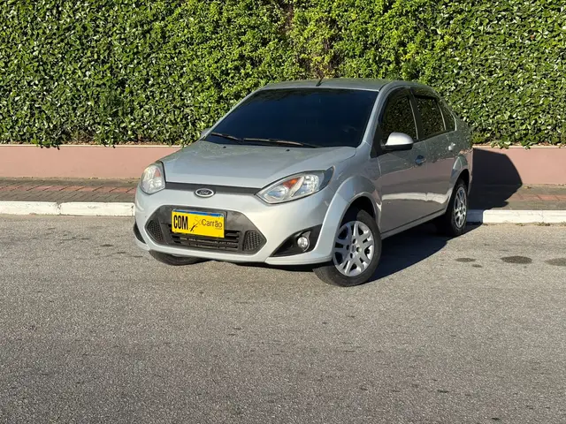 Carro Nissan March 2015 1.0 16V S (Flex)
