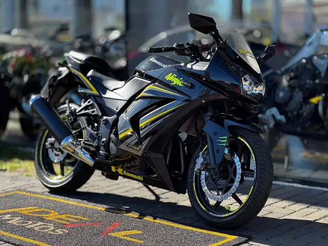 Moto Kawasaki Ninja 2012 250R