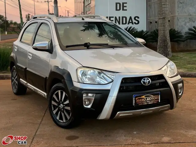 Carro Toyota Etios 2015 Cross 1.5 (Flex)