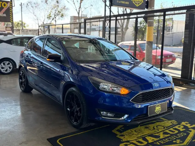 Carro Ford Focus Hatch 2016 SE Plus 2.0 PowerShift