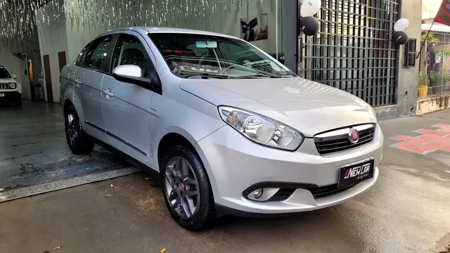 Carro Fiat Grand Siena 2015 Essence 1.6 16V (Flex)