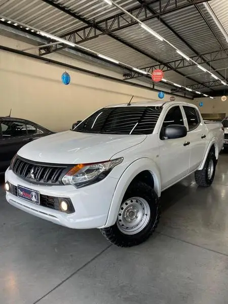 Carro Mitsubishi L200 2023 Triton GL 2.4 Turbo
