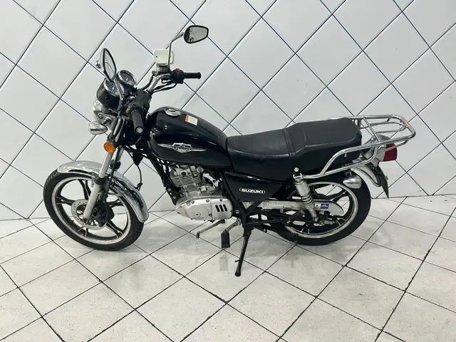 Moto Suzuki Intruder 2016 125