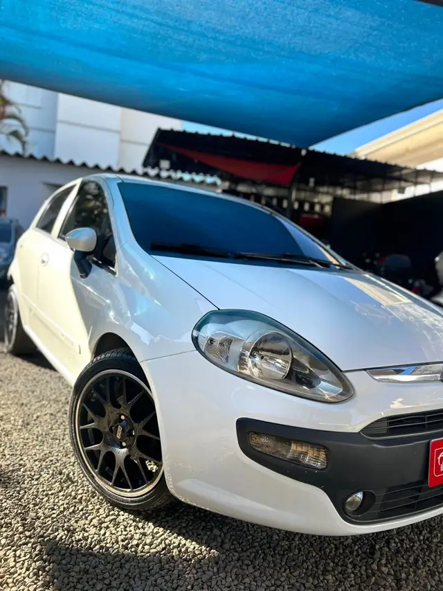 Carro Fiat Punto 2016 Essence 1.6 16V (Flex)