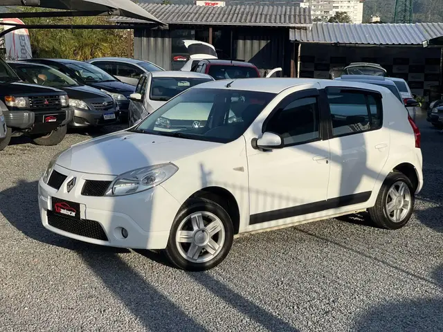 Carro Renault Sandero 2011 Privilège 1.6 8V Hi-Torque (flex)