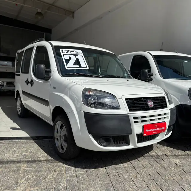 Carro Fiat Doblò 2021 Essence 1.8 16V (Flex)