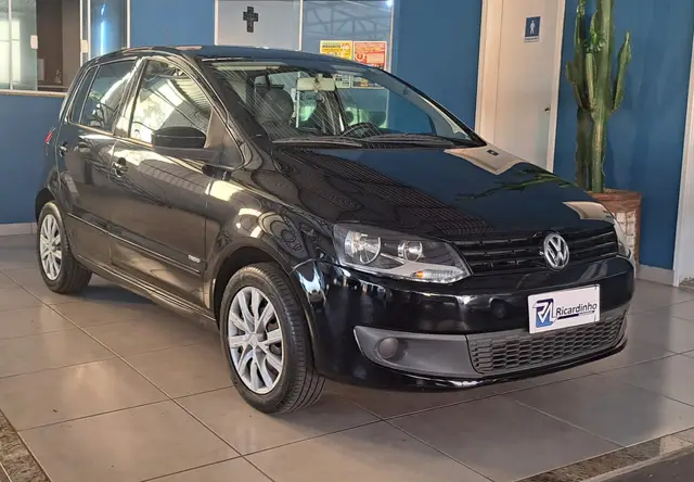 Carro Volkswagen Fox 2011 1.0 8V (Flex) 2p