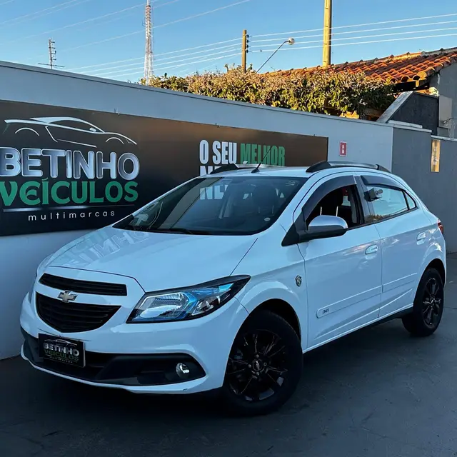 Carro Chevrolet Onix 2015 1.0 Seleção SPE/4