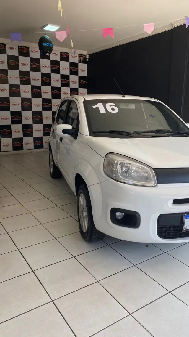 Carro Fiat Uno 2016 Attractive 1.0 (Flex) 4p