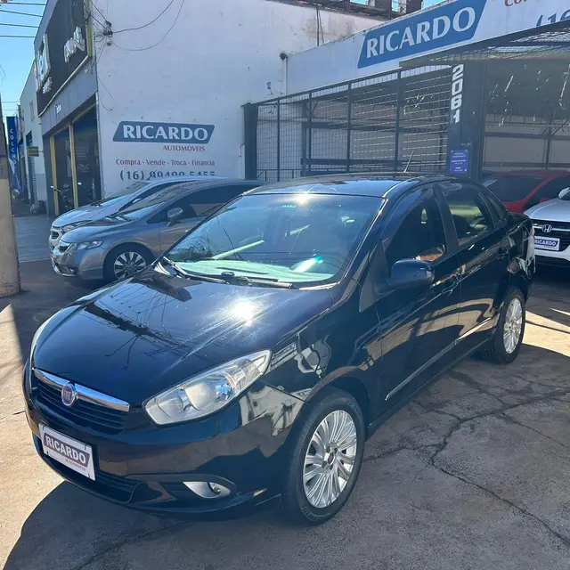Carro Fiat Grand Siena 2014 Essence 1.6 16V (Flex)