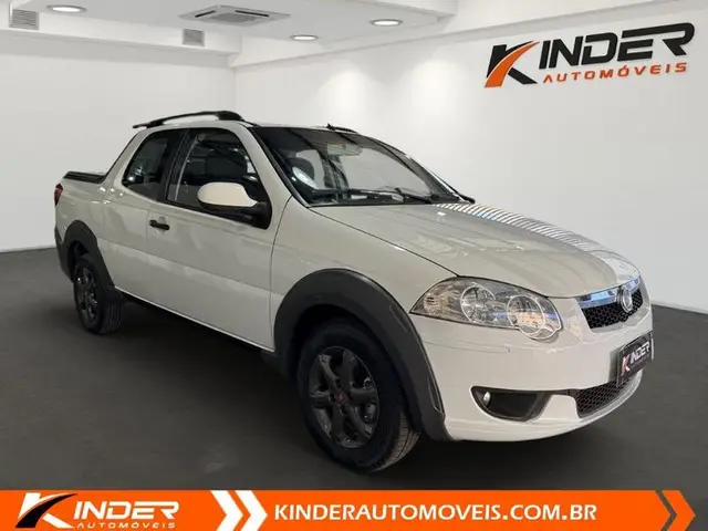 Carro Fiat Strada 2015 Trekking 1.6 16V (Flex) (Cabine Dupla)