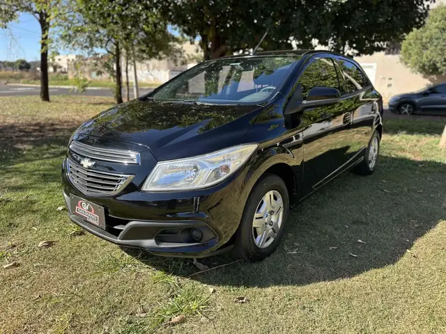 Carro Chevrolet Onix 2013 1.0 LT SPE/4