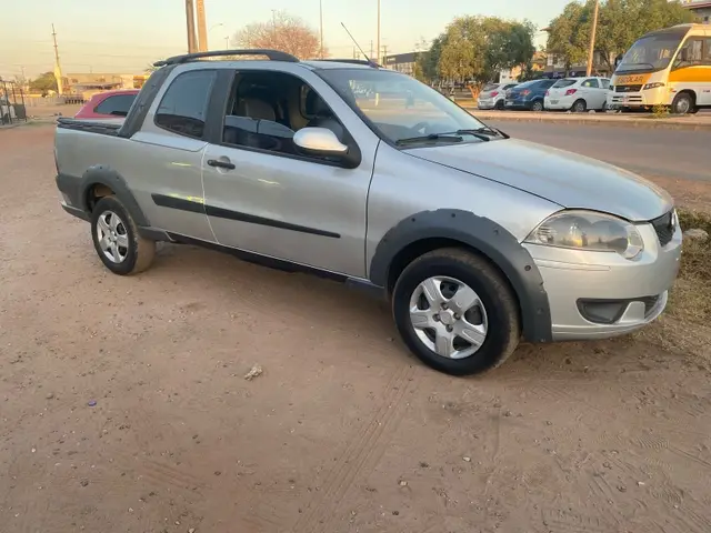 Carro Fiat Strada 2013 Trekking 1.6 16V (Flex) (Cabine Dupla)