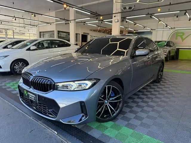 Carro BMW 320i 2023 M Sport 2.0 Turbo (Aut.)