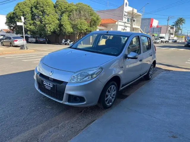 Carro Renault Sandero 2012 Authentique 1.0 16V (flex)